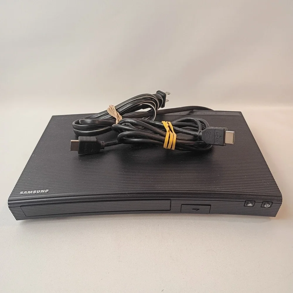 Samsung BD-JM51 Curved Blu-Ray Disc DVD Player + HDMI, No Remote - Tested, Works